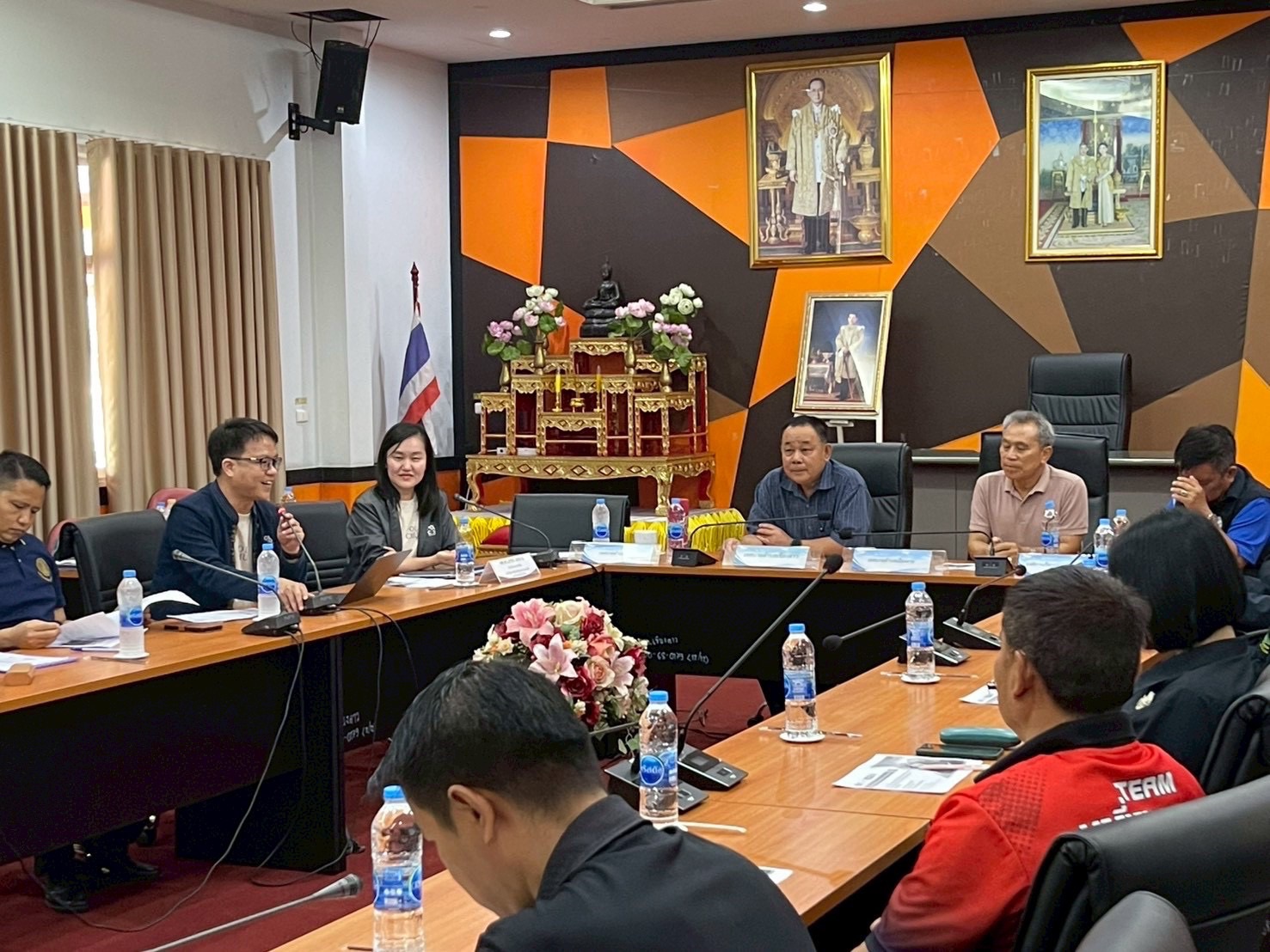 โครงการ (Kick-off Meeting) โครงการวิจัย “ความร่วมมือกันบนฐานธรรมาภิบาลเพื่อการจัดการขยะครบวงจร:กรณีศึกษาองค์กรปกครองส่วนท้องถิ่นในอำเภอเชียงดาว